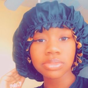 Meet your Posher, Akiyah